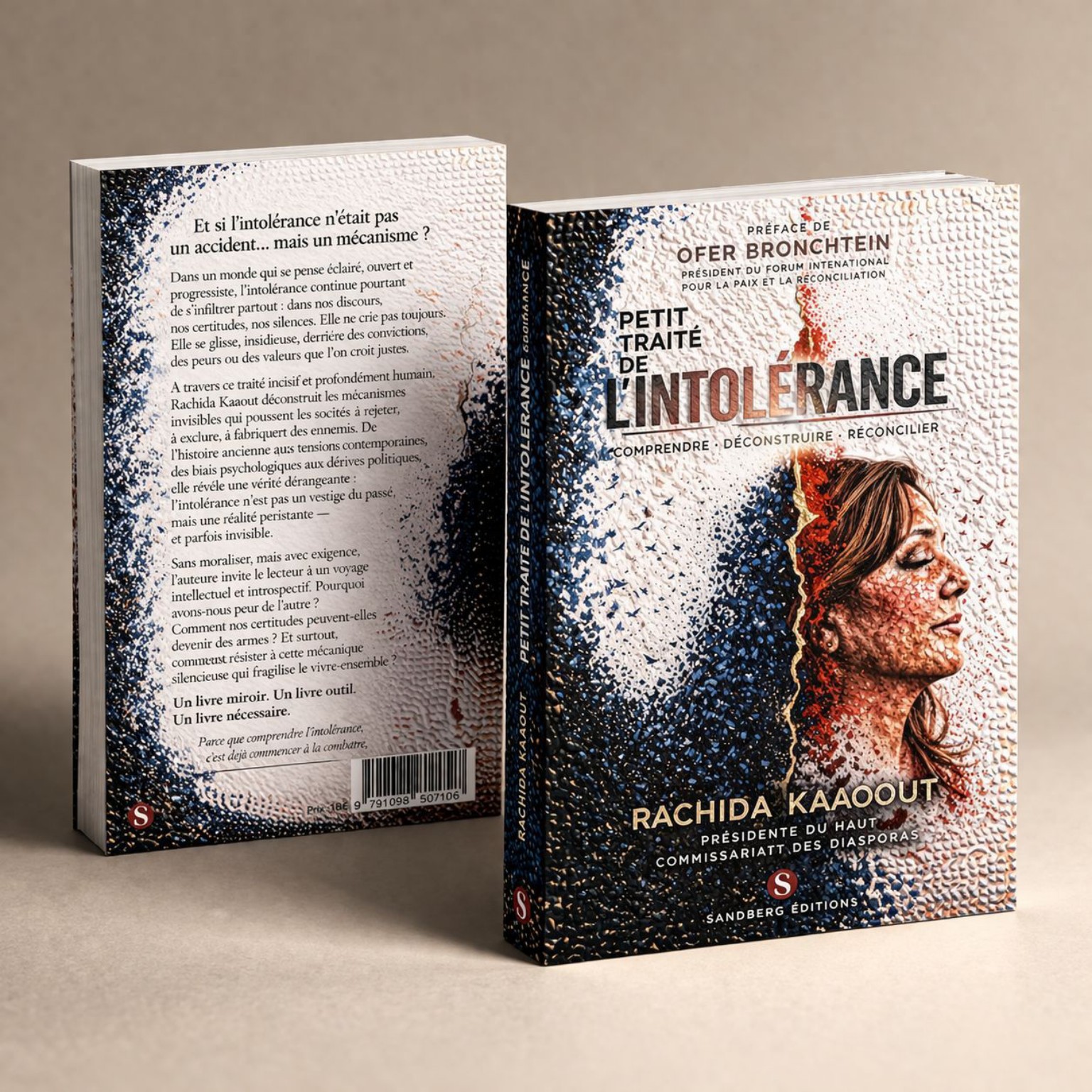 Le livre Petit traité de l'intolérance, vue de couverture et quatrième de couverture